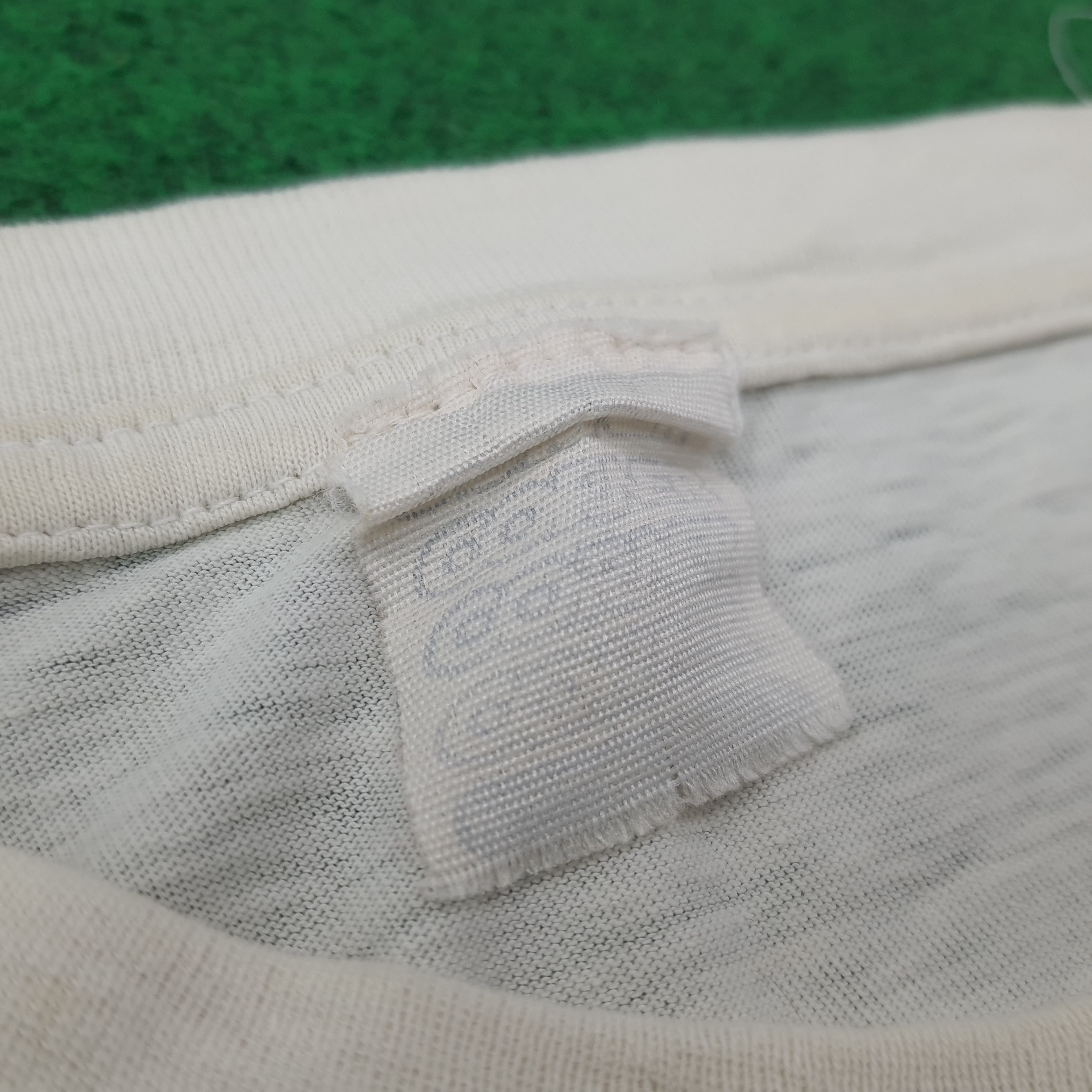Vintage Vintage RAUL Real Madrid Soccer Tshirt C267N77 Size US L / EU 52-54 / 3 - 5 Thumbnail