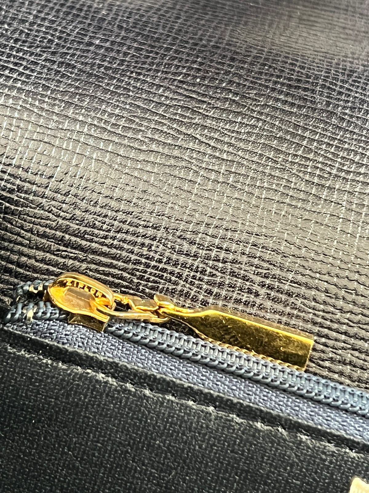 Givenchy 1980 Givenchy Leather Sling Bag Size ONE SIZE - 15 Thumbnail
