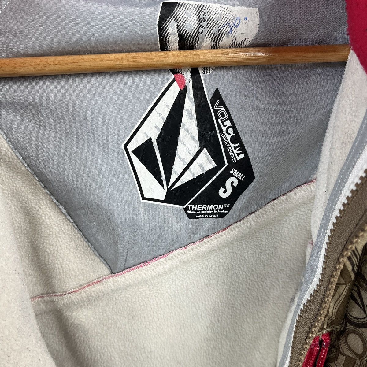Volcom Vintage Ski Jacket Volcom Gore-Tex 3 in 1 Snowboard hiking Size US S / EU 44-46 / 1 - 17 Thumbnail
