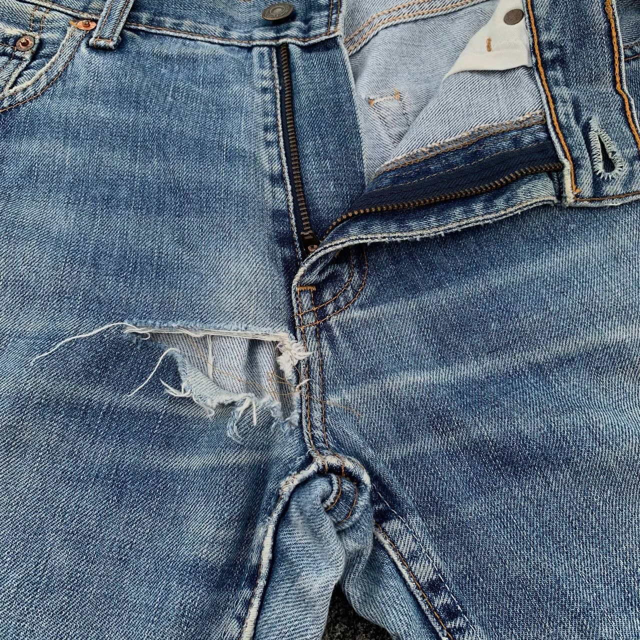 Levi's Vintage Levis 506 Cropped Ripped Jeans Light Blue Wash Deni Size US 30 / EU 46 - 10 Thumbnail