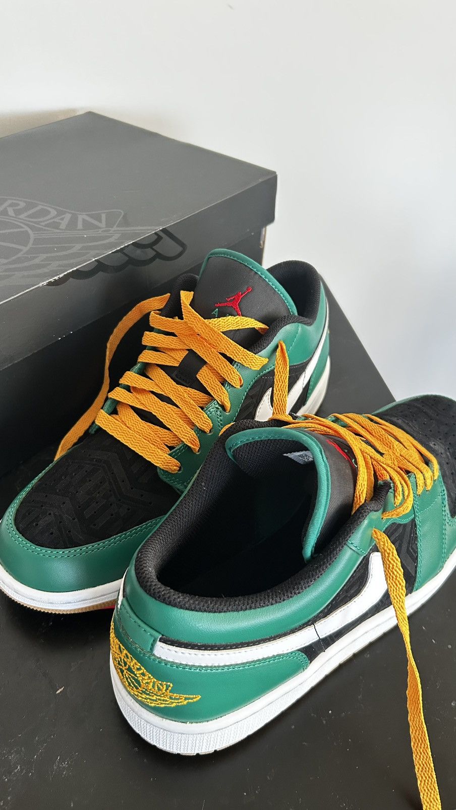 Jordan Brand Air Jordan 1 Low SE Size US 10.5 / EU 43-44 - 1 Thumbnail