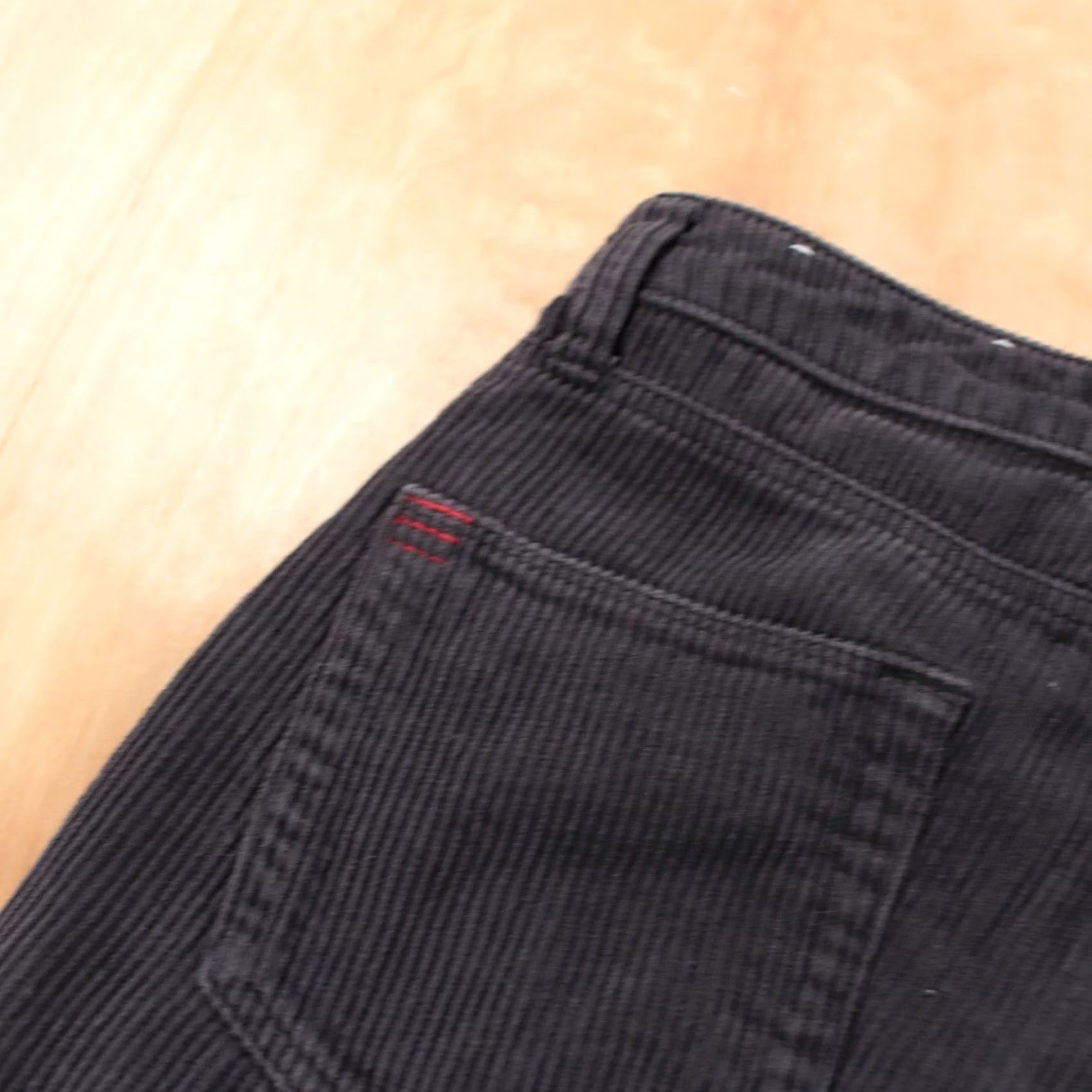 Bdg BDG High Rise Mom Corduroy Pants Jeans 26 x 28 Black Women Slim 90s y2k Indie Sleaze Bodys? Size 26" / US 2 / IT 38 - 2 Thumbnail