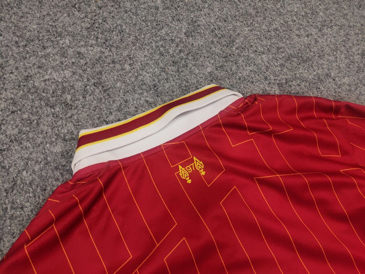 Vintage Liverpool FC Nike 24/25 Soccer Football Jersey Authentic Size US M / EU 48-50 / 2 - 13 Thumbnail
