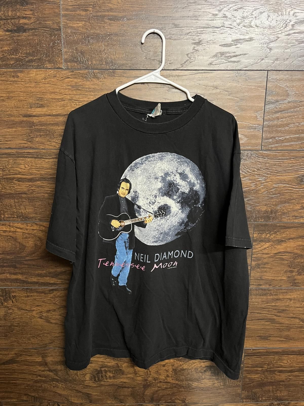 Designer VTG Neil Diamond T-shirt Tennessee Moon 1996 Tour Tee XL Size US XL / EU 56 / 4 - 1 Thumbnail