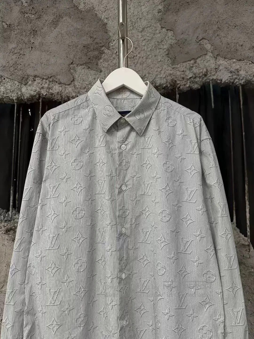 Louis Vuitton Louis Vuitton 3D Monogram Shirt. Size US M / EU 48-50 / 2 - 3 Thumbnail