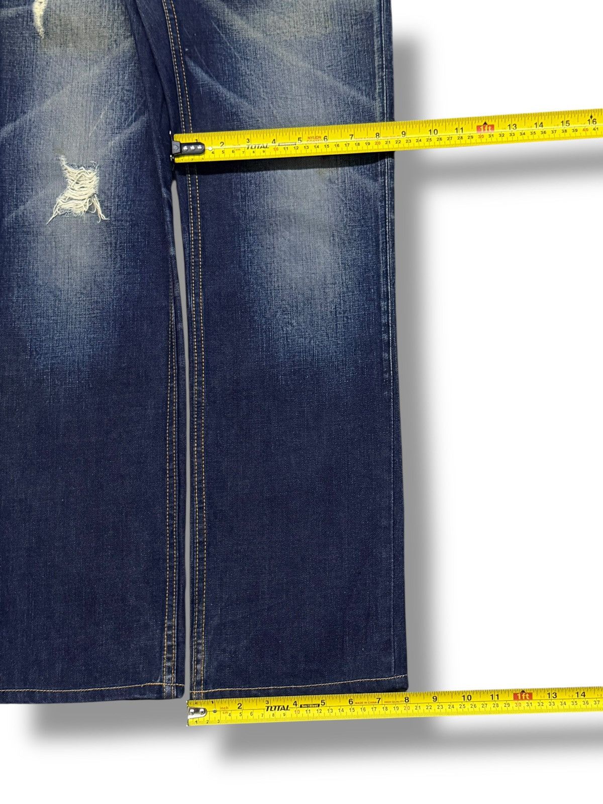 Levi's Vintage Levi’s 502 Denim Jeans | Whisker Wash Distressed W30 Size US 30 / EU 46 - 18 Thumbnail