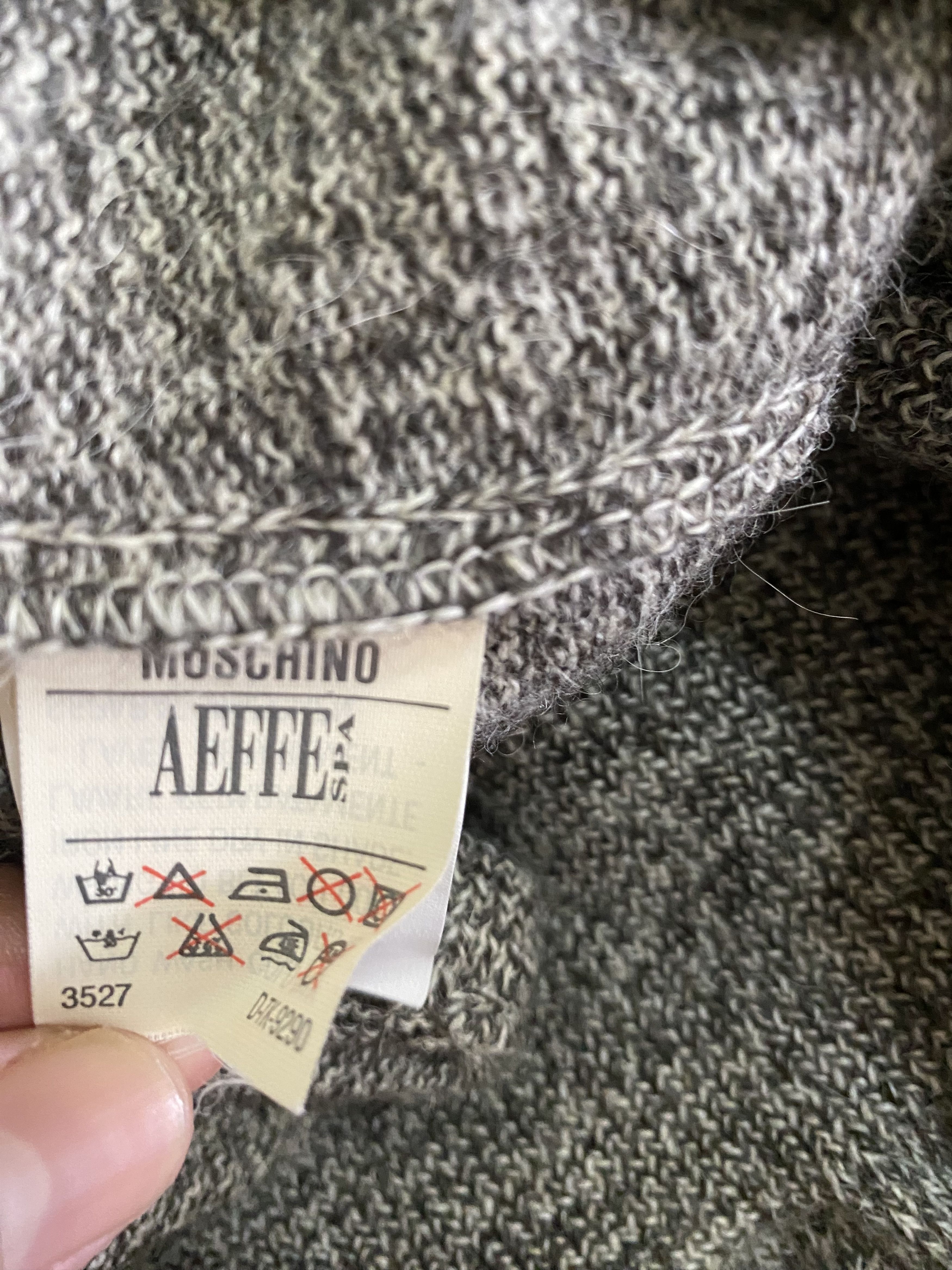 Moschino Summer Moschino ‘Holes’ Virgin Wool Sweater Size US M / EU 48-50 / 2 - 6 Thumbnail