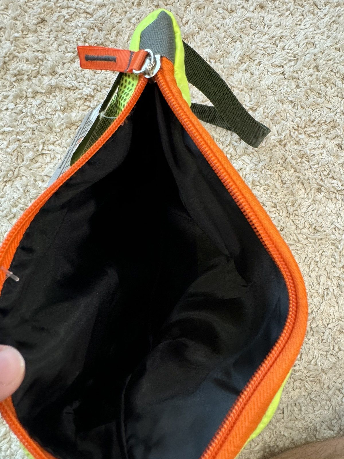 Nike Y2K Vintage Nike Crossbody Bag – Neon/Grey Size ONE SIZE - 5 Thumbnail