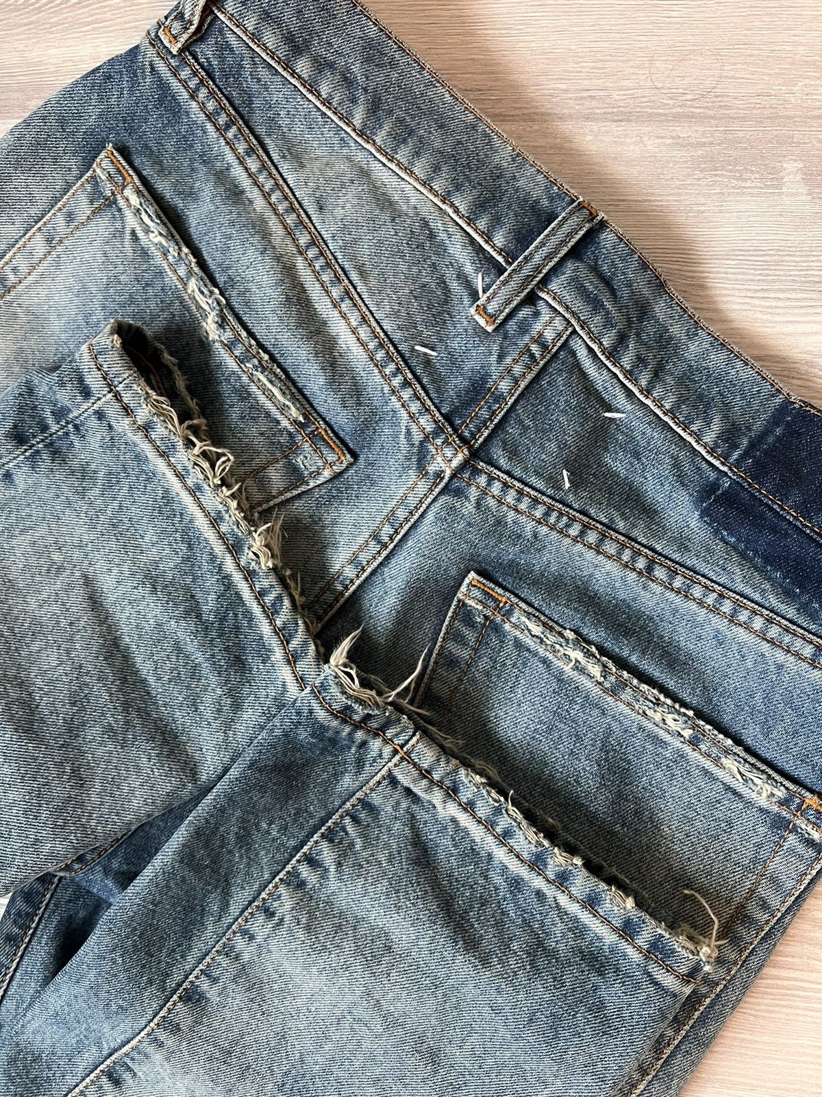 Maison Margiela Maison Margiela aw23 distressed detail straight leg jeans Size US 29 - 10 Thumbnail
