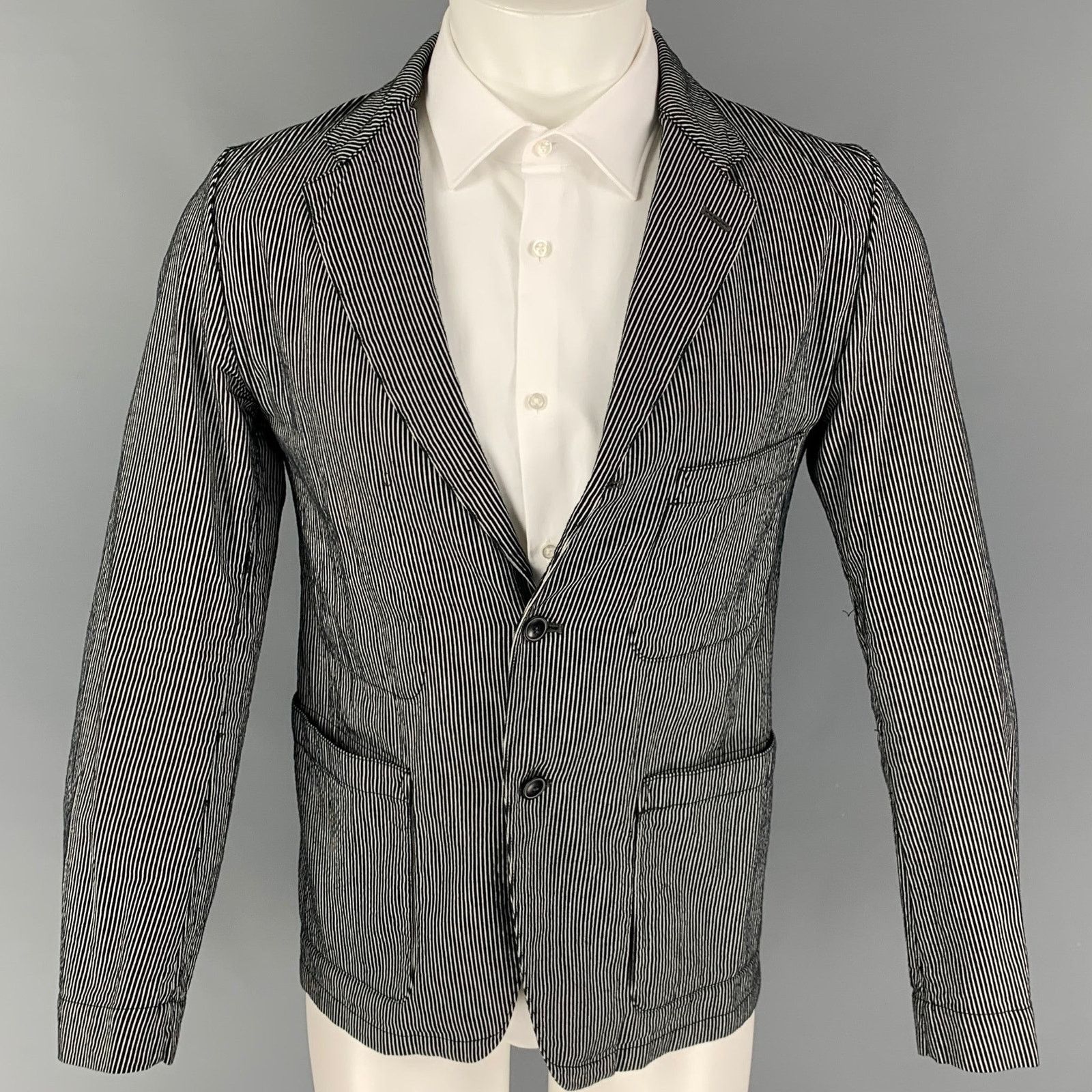 Size M Black White Stripe Notch Lapel Sport Coat