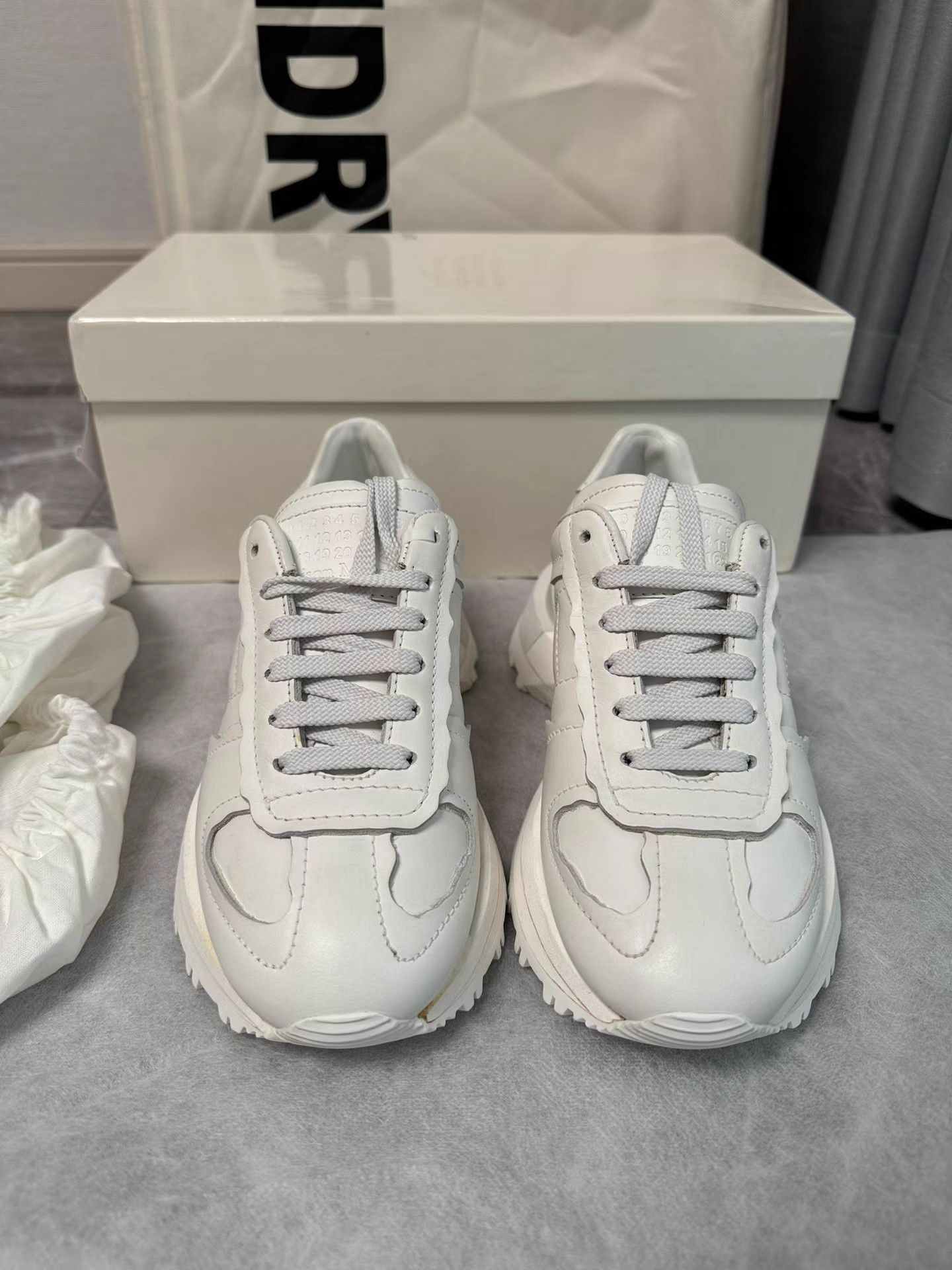 Maison Margiela Maison Margiela MM6 Runner Leather Sneakers K6 Size US 5 / IT 35 - 2 Thumbnail