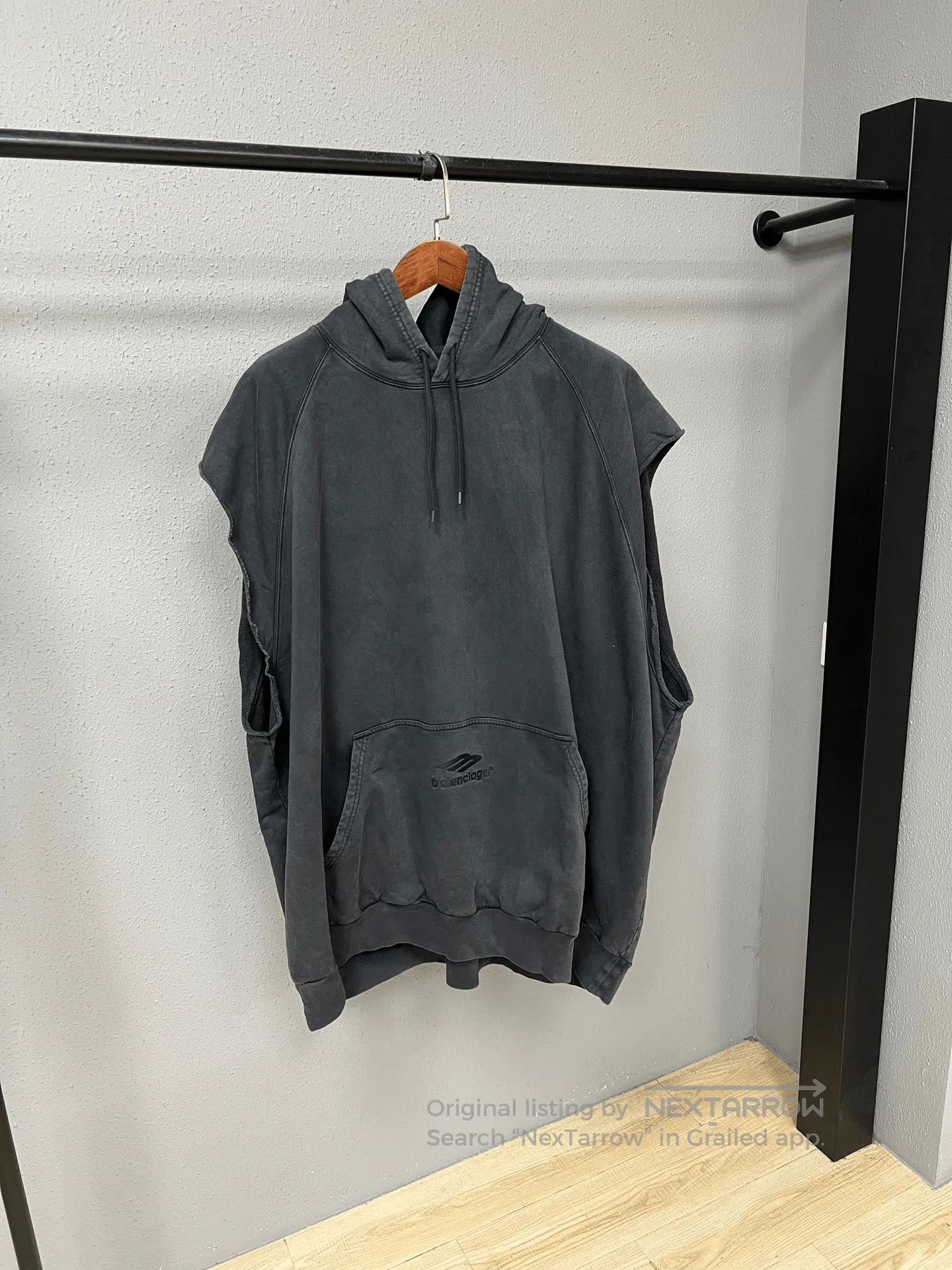 Balenciaga Balenciaga Embroidered Sleeveless Hoodie. Size US S / EU 44-46 / 1 - 1 Thumbnail
