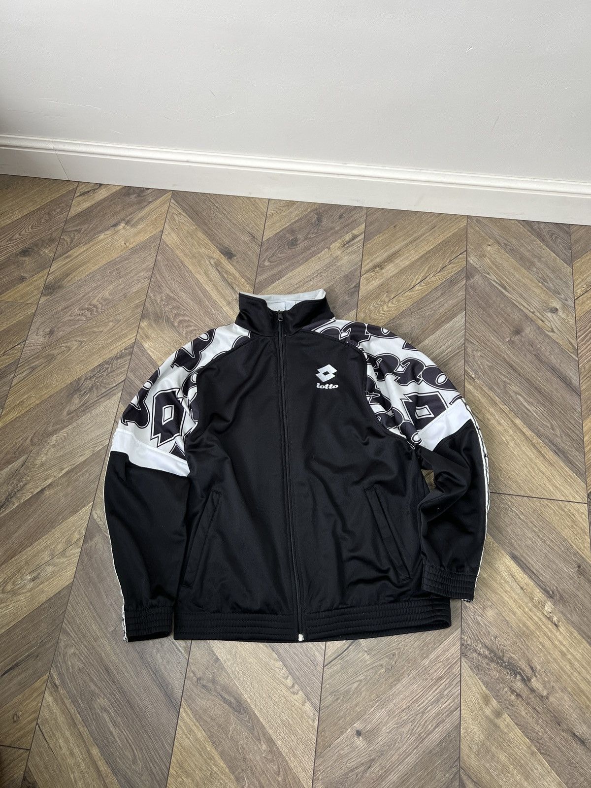 Lotto Sport Vintage Lotto Track Jacket black white big logo sport 90s Size US L / EU 52-54 / 3 - 2 Thumbnail