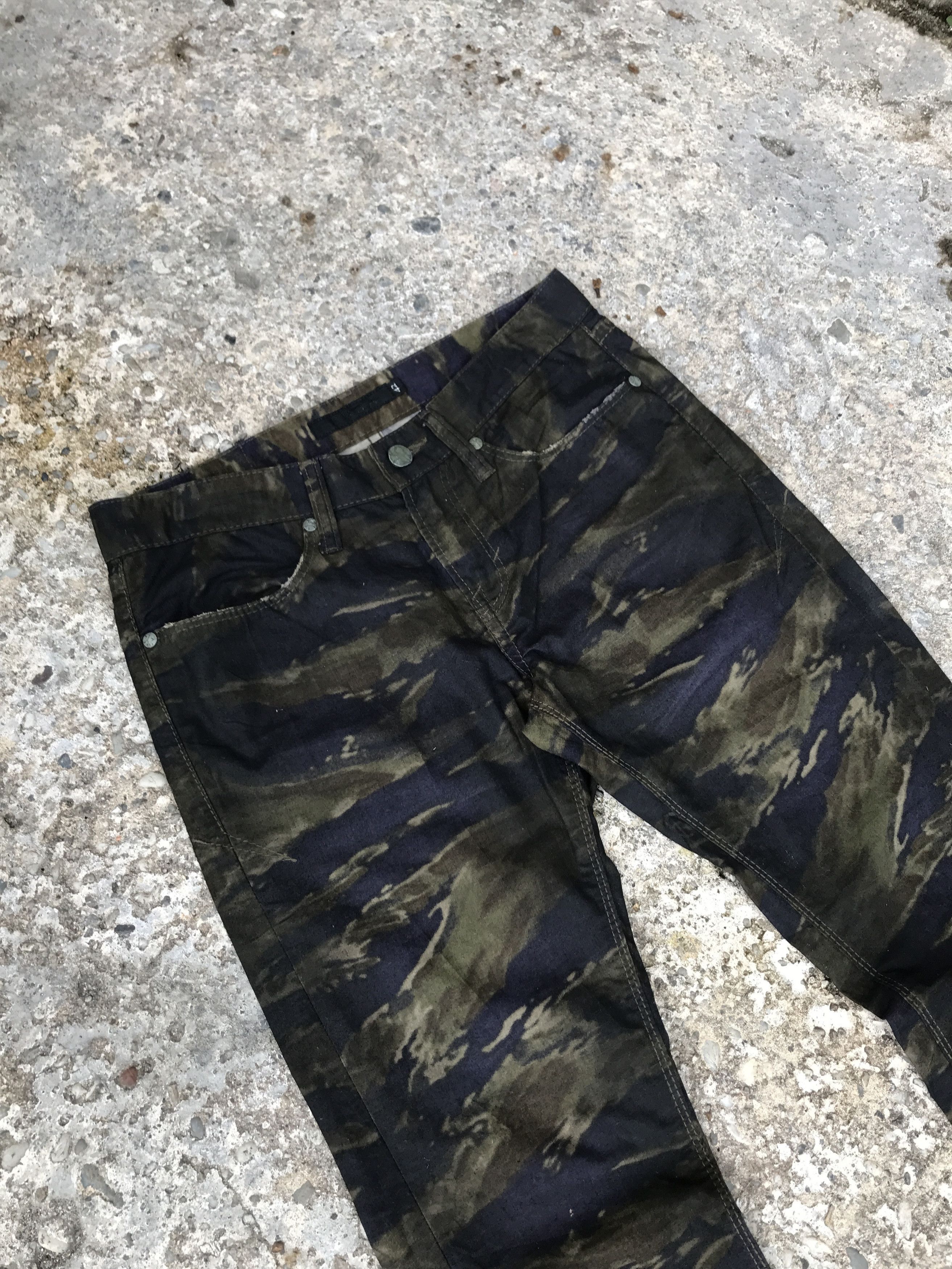 GOSTAR DE FUGA Fuga camo pant Size US 30 / EU 46 - 1 Thumbnail