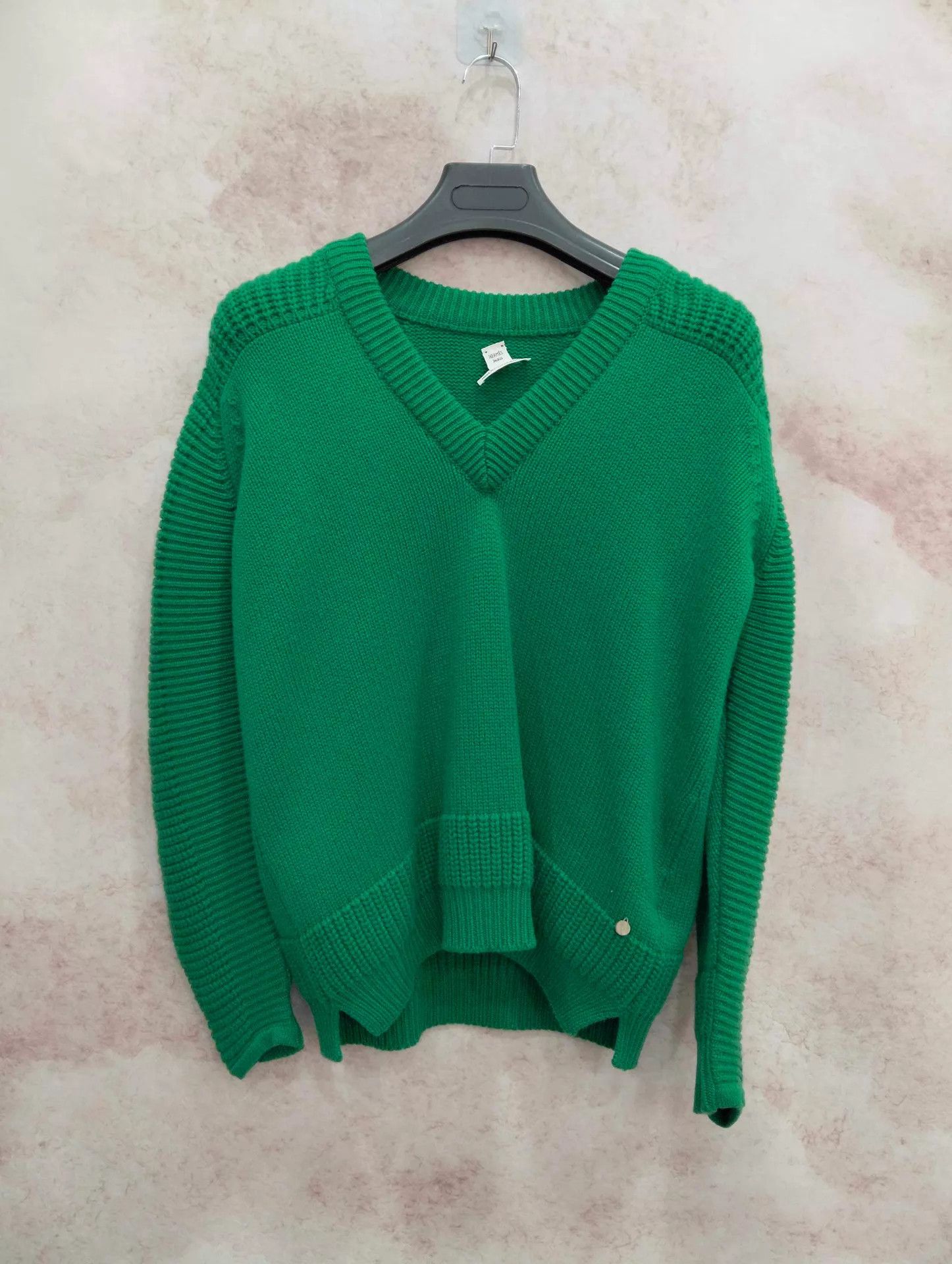Hermes Hermes Green V-neck Cashmere Pullover 34 95 New Size XS / US 0-2 / IT 36-38 - 1 Thumbnail