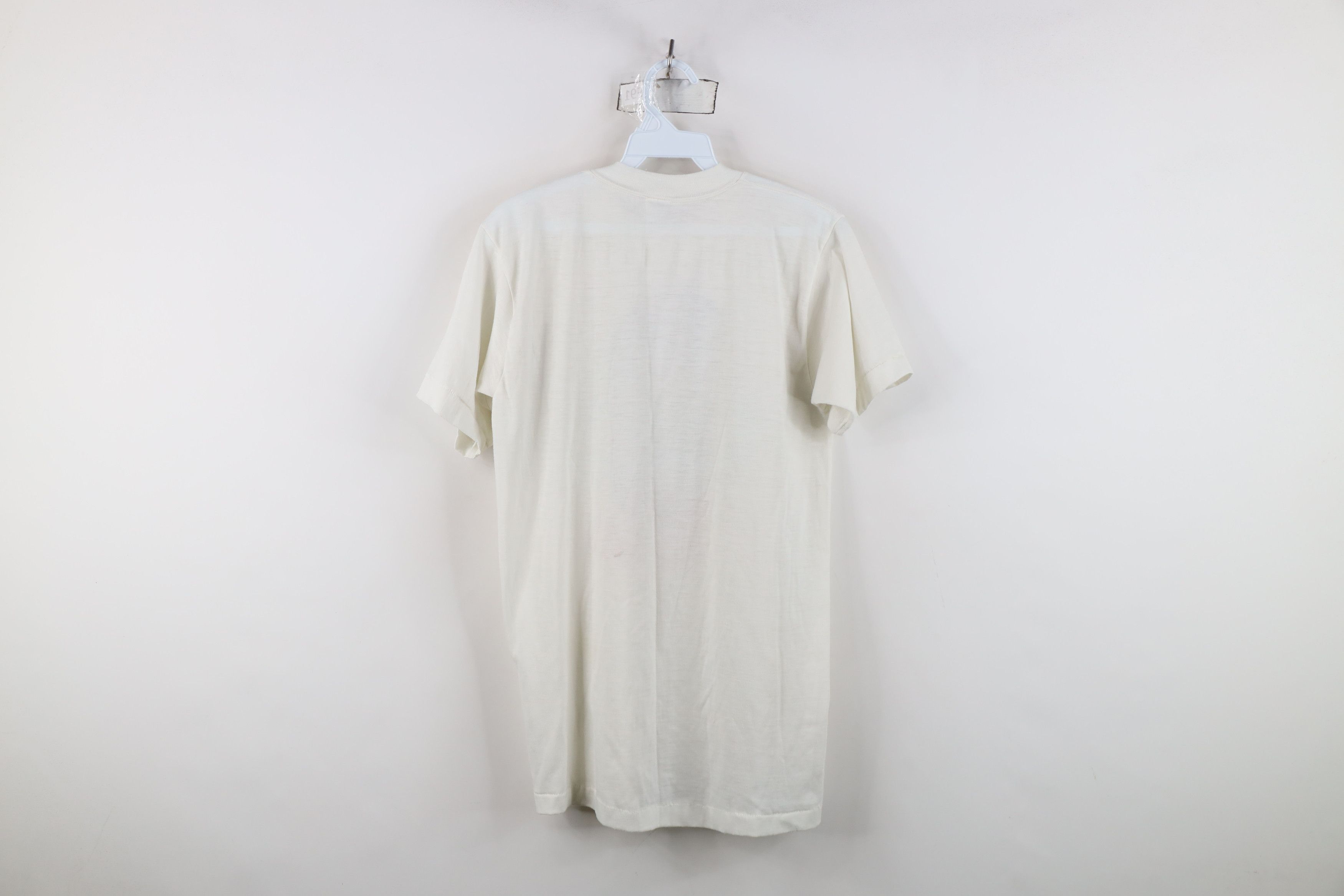 Vintage Vintage 70s Snow Country Snowflake Skiing T-Shirt White USA Size L / US 10 / IT 46 - 12 Thumbnail