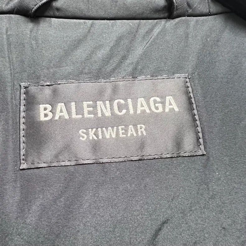 Balenciaga Balenciaga 3B Reflective Logo Skiing Windbreaker Jacket Size US S / EU 44-46 / 1 - 3 Thumbnail