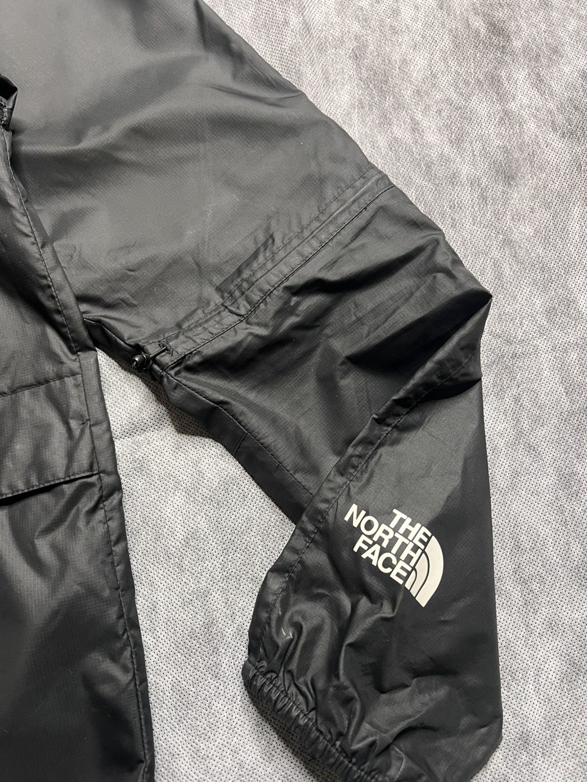 The North Face The North Face Rain Jacket Size L Size US L / EU 52-54 / 3 - 5 Thumbnail