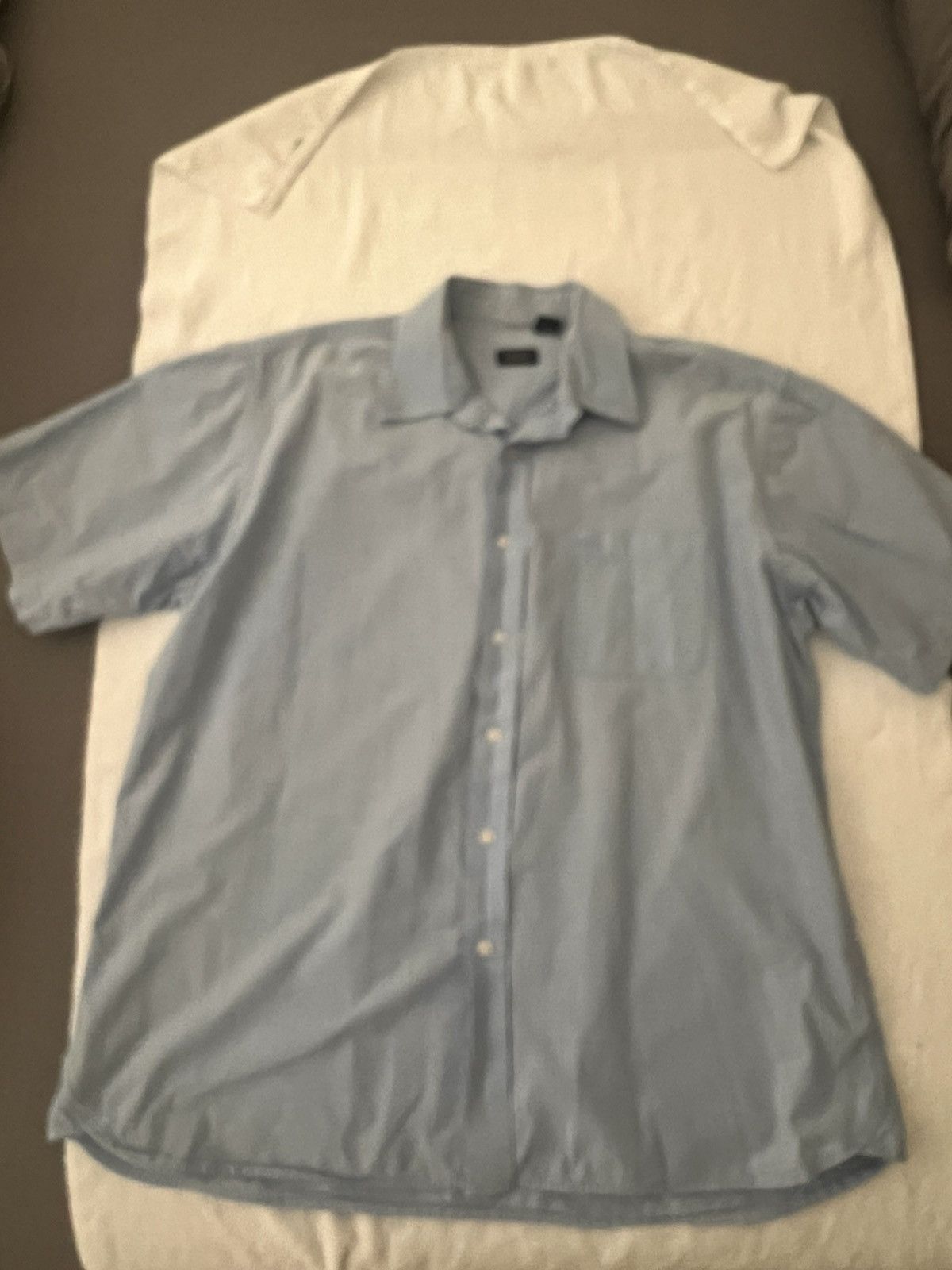 Izod IZOD MENS SHORT SLEEVE BUTTON DOWN SHIRT- LIGHT BLUE Size US XL / EU 56 / 4 - 1 Thumbnail