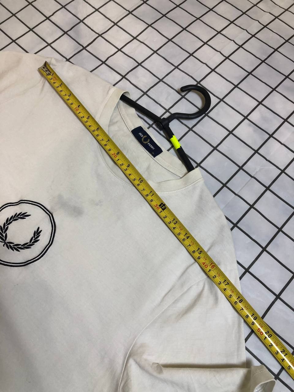 Fred Perry FRED PERRY LOGO CENTER CIRCLE BLACK WHITE tee Size US XL / EU 56 / 4 - 14 Thumbnail