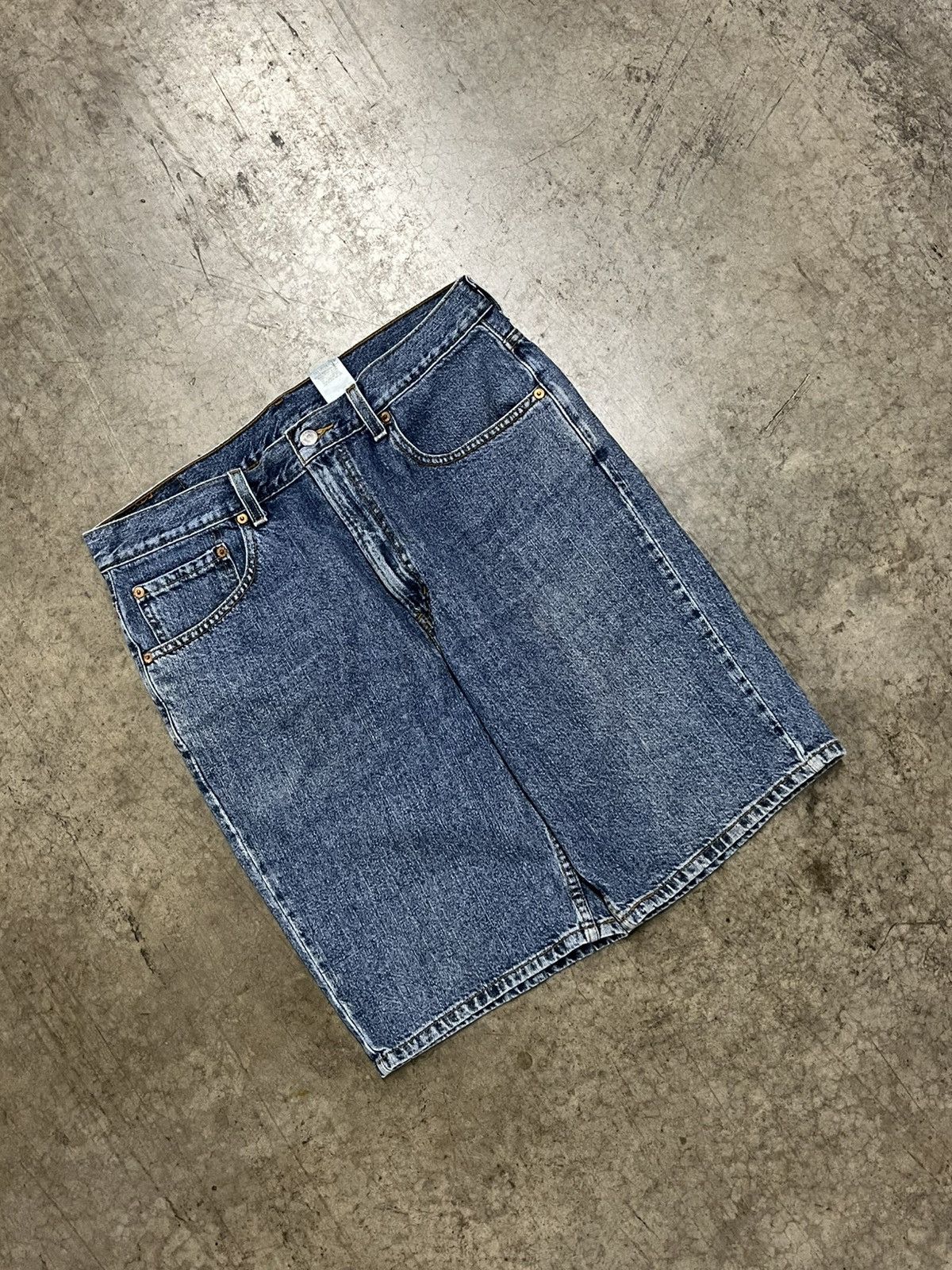 Levi's Levi’s vintage jorts baggy fit streetwear hype 90s skater Size US 34 / EU 50 - 6 Thumbnail