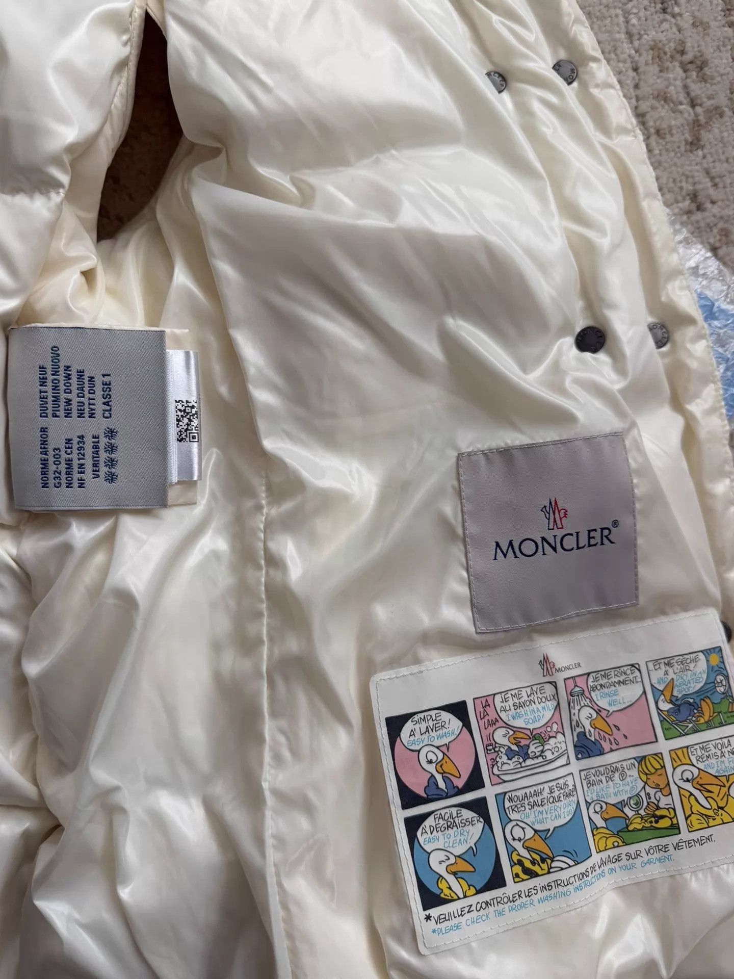 Moncler Moncler White Puffer Vest Size 2 Like New Size XS / US 0-2 / IT 36-38 - 5 Thumbnail