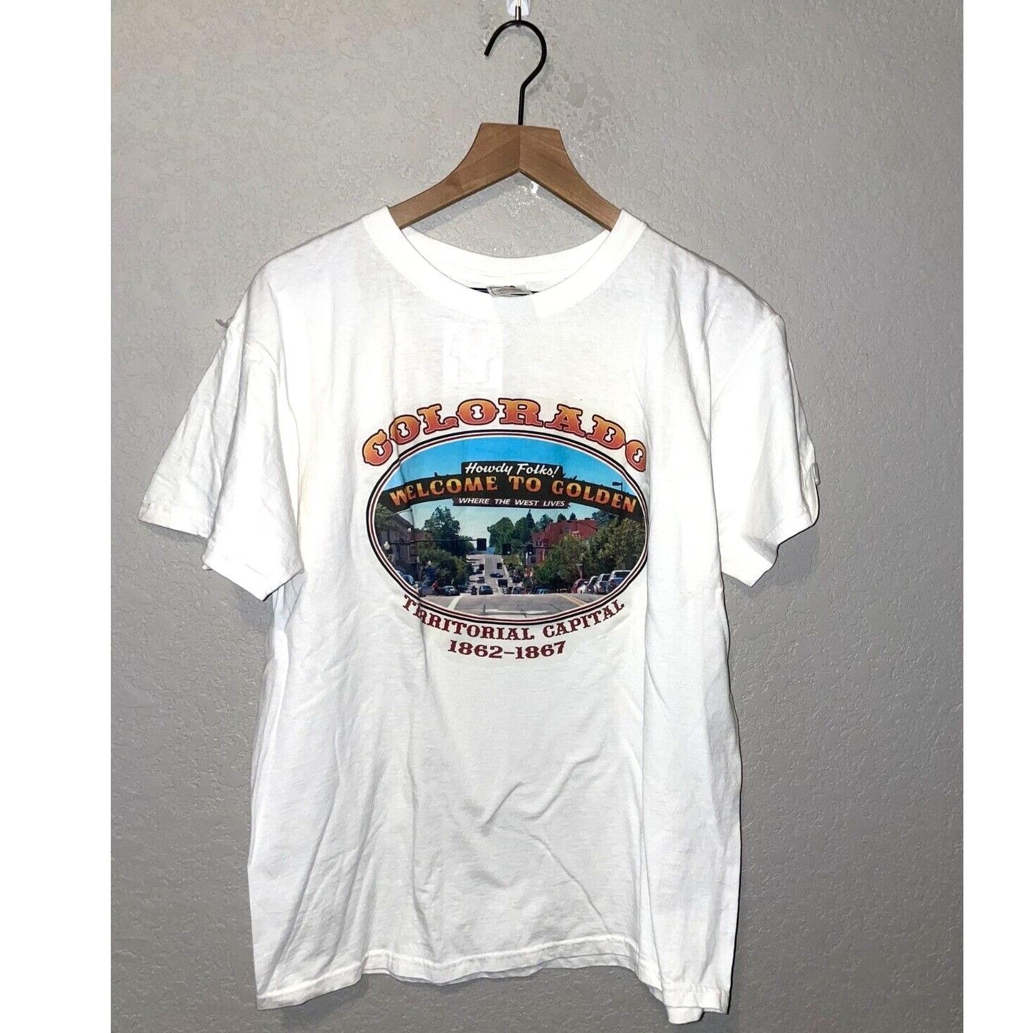 Fruit Of The Loom Golden Colorado Shirt Territorial Capital Graphic White Tee Size US L / EU 52-54 / 3 - 1 Thumbnail