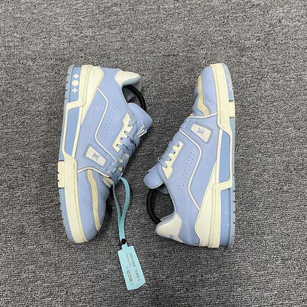 Louis Vuitton Louis Vuitton Trainer Blue And White Sneakers K28 Size US 7 / EU 40 - 5 Thumbnail