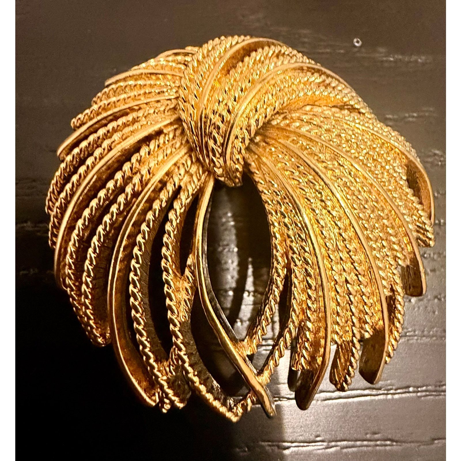 Monet Vintage Signed Monet Gold Tone Textured Swirl Brooch Size ONE SIZE - 1 Thumbnail