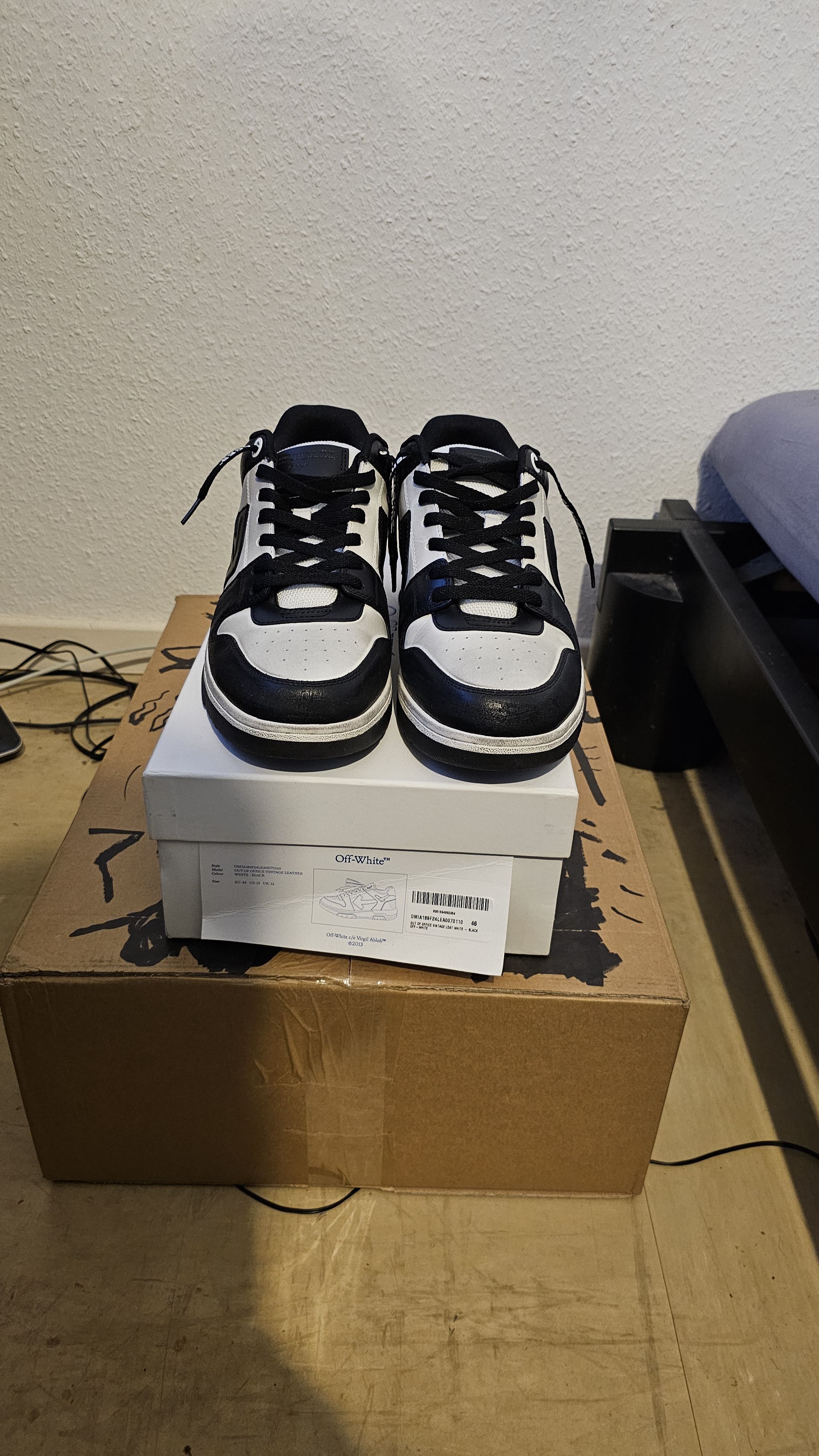 Off-White Off-White Out of Office Size US 13 / EU 46 - 1 Thumbnail