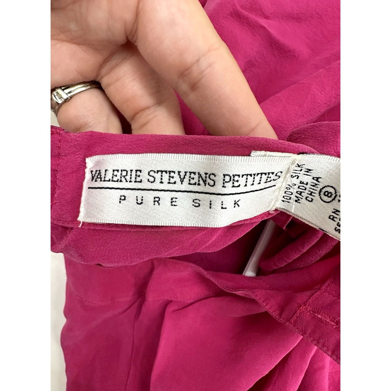 Pinko Valerie Stevens Womens Blouse Size 8P Pink Silk Short Sleeve Button-Up VTG Back VTG Size M / US 6-8 / IT 42-44 - 4 Thumbnail