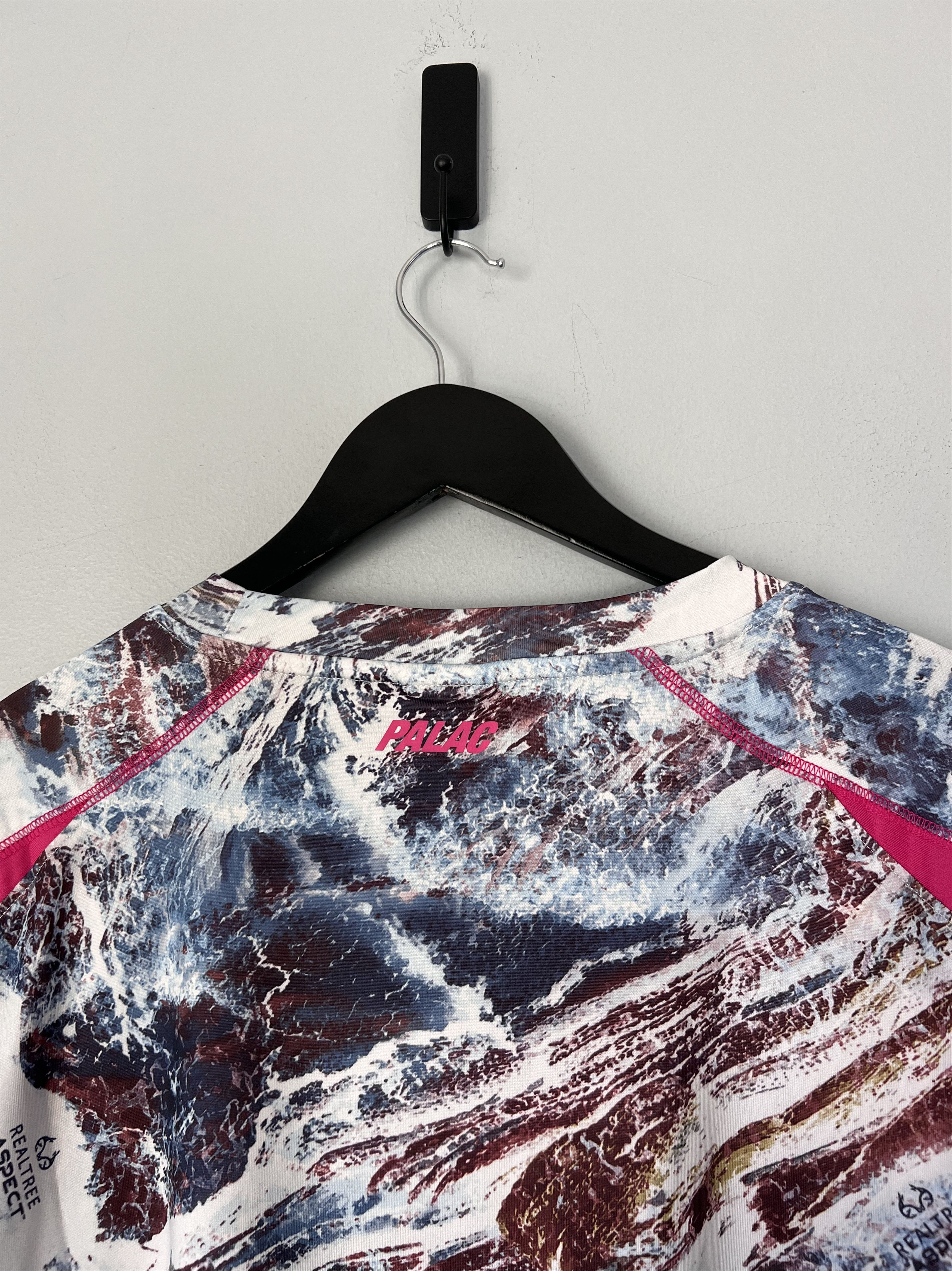 Palace Skateboards Trail Runner 2.0 Shirt in Realtree Aspect