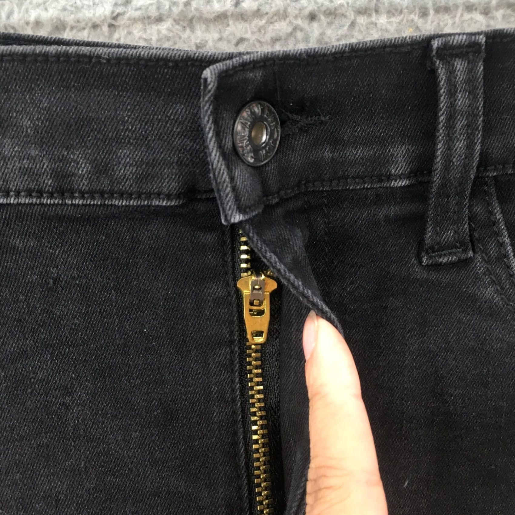Vintage VINTAGE Sneak Peek High Rise A Line Mini Skirt Womens M Black Denim Casual Zip Fly Size 32" / US 10 / IT 46 - 3 Thumbnail