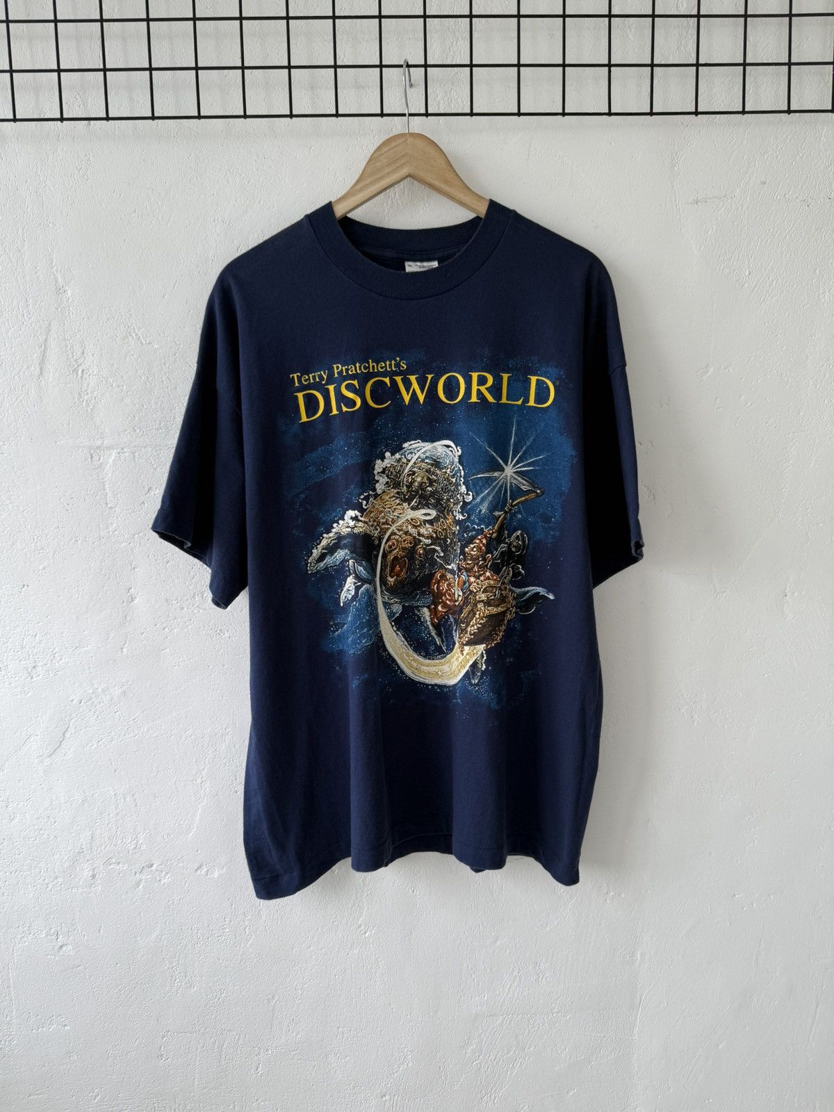 Vintage 90s Discworld Terry Pratchett Comic Book Tshirt