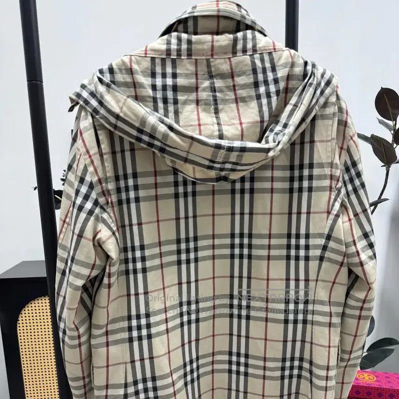 Burberry Burberry Multicolor Polyester Hooded Jacket. Size M / US 6-8 / IT 42-44 - 2 Thumbnail