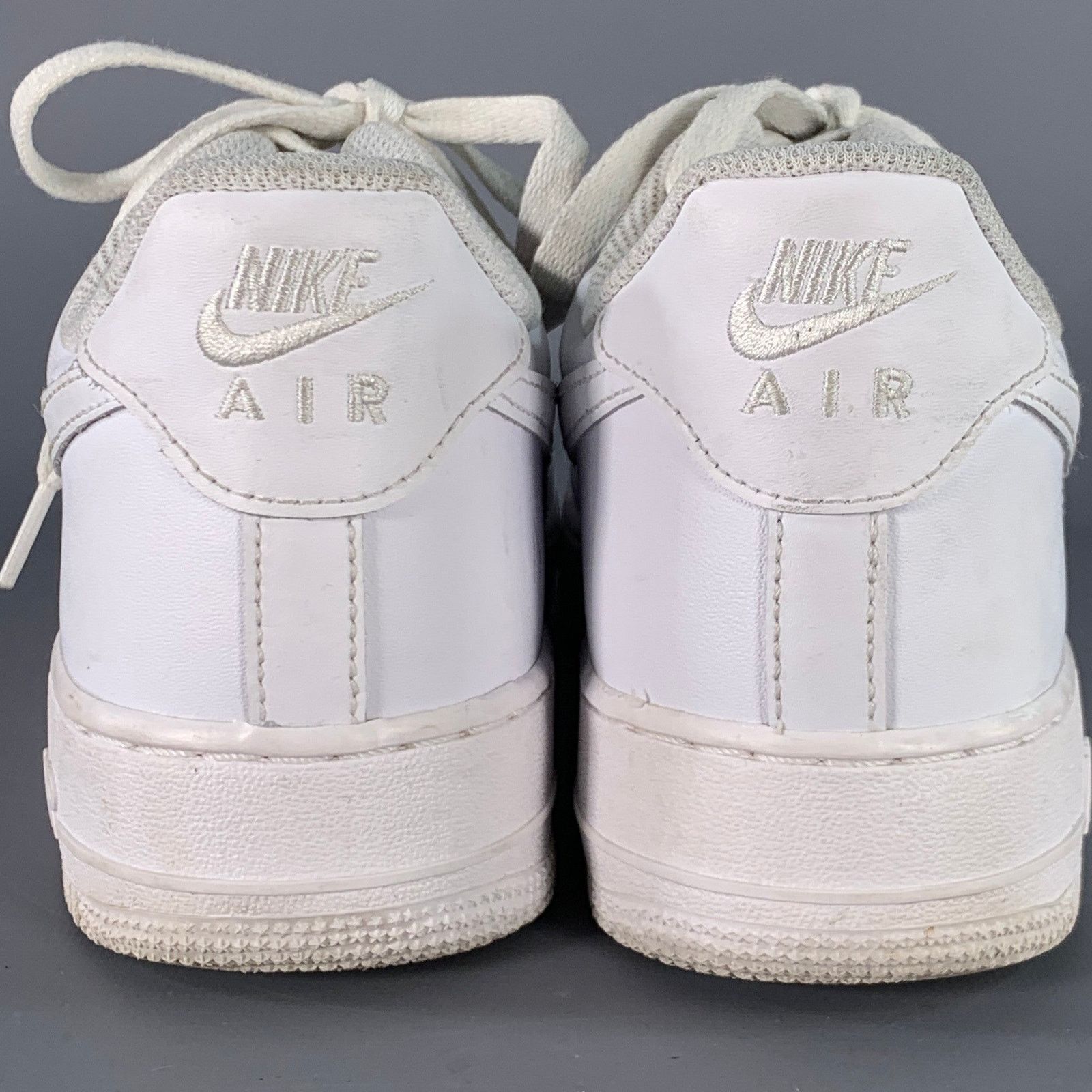 Nike NIKE Size 10 White Leather Rubber Sole Platform Sneakers Size US 10 / EU 43 - 3 Thumbnail