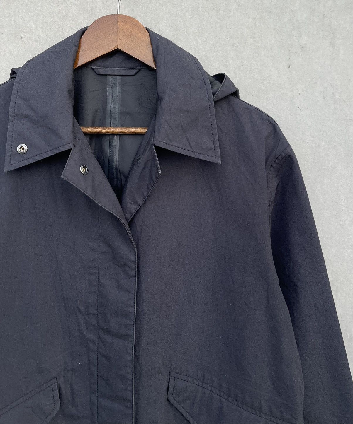 Lemaire × Uniqlo UNIQLO U LEMAIRE OVERSIZED WATERPROOF HOODED COAT Size US M / EU 48-50 / 2 - 4 Thumbnail