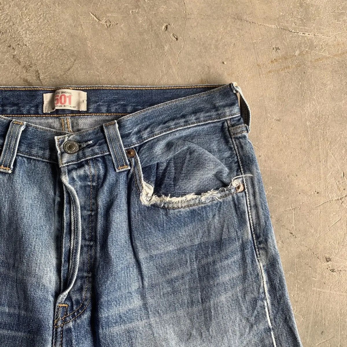 Levi's Vintage Clothing Levis 501 Distressed 31x31 BlueWash Levi’s Jeans Ripped Pant Size US 31 - 7 Thumbnail
