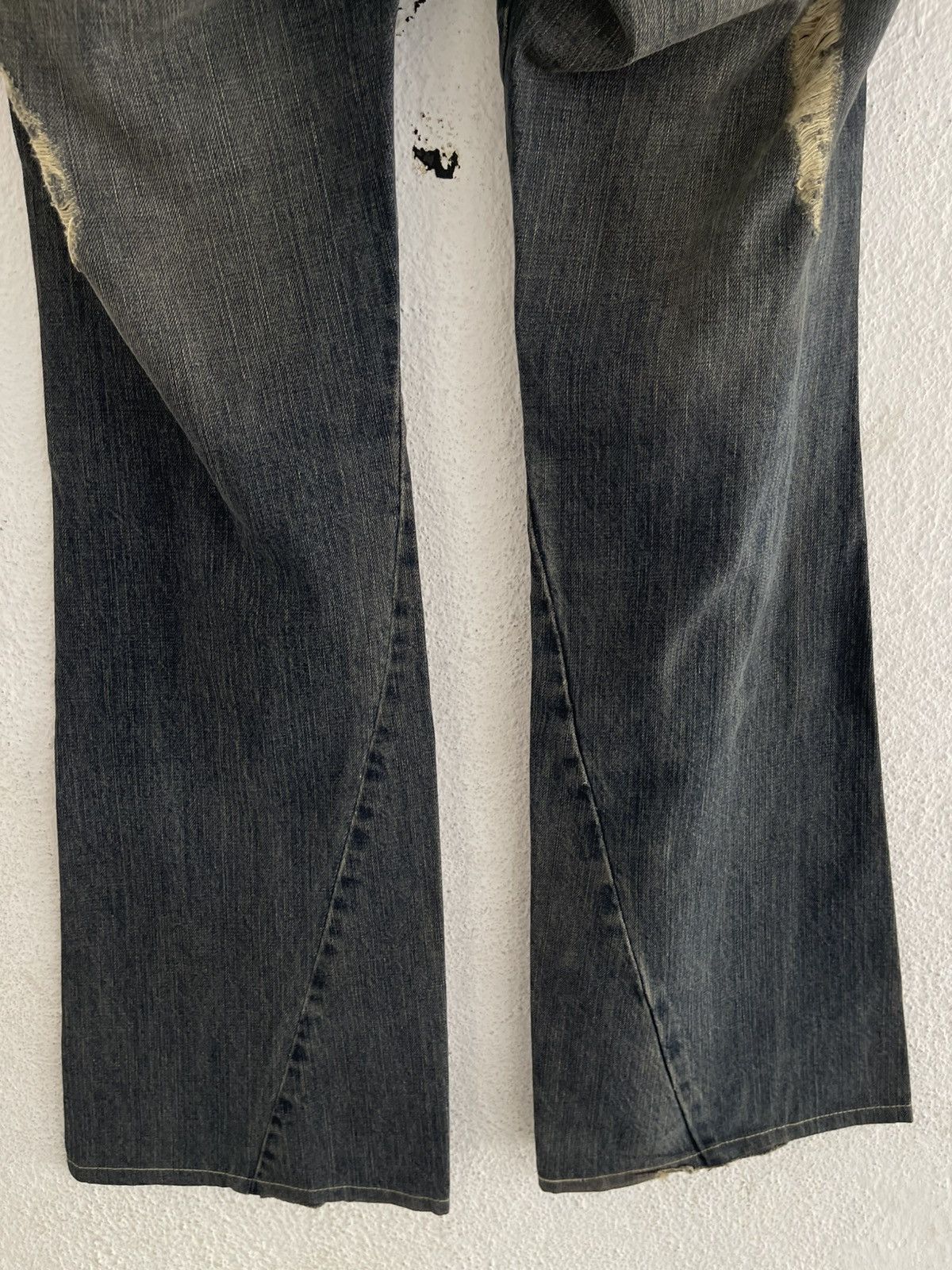Tornado Mart Tornado Mart Python Detailed Distressed Flared Jeans Size US 35 - 11 Thumbnail