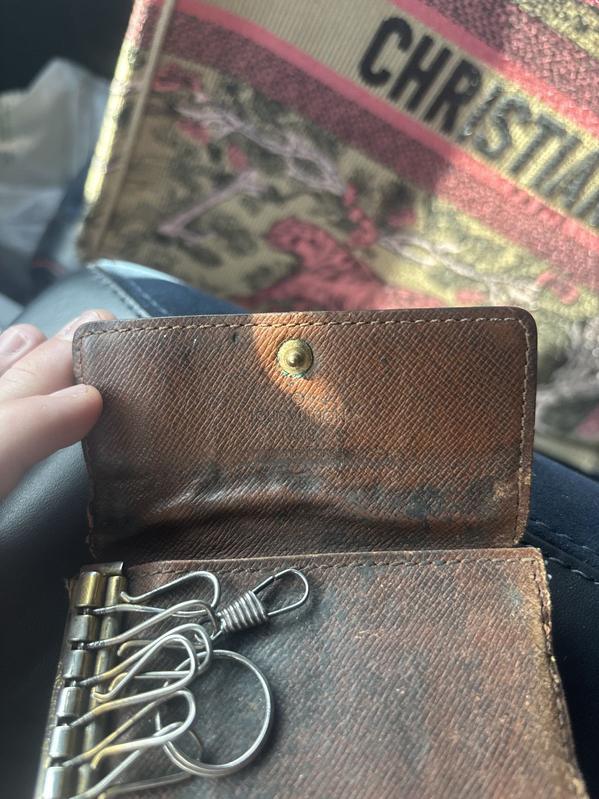 Louis Vuitton Louis Vuttion Keyholder/Wallet Size ONE SIZE - 4 Thumbnail