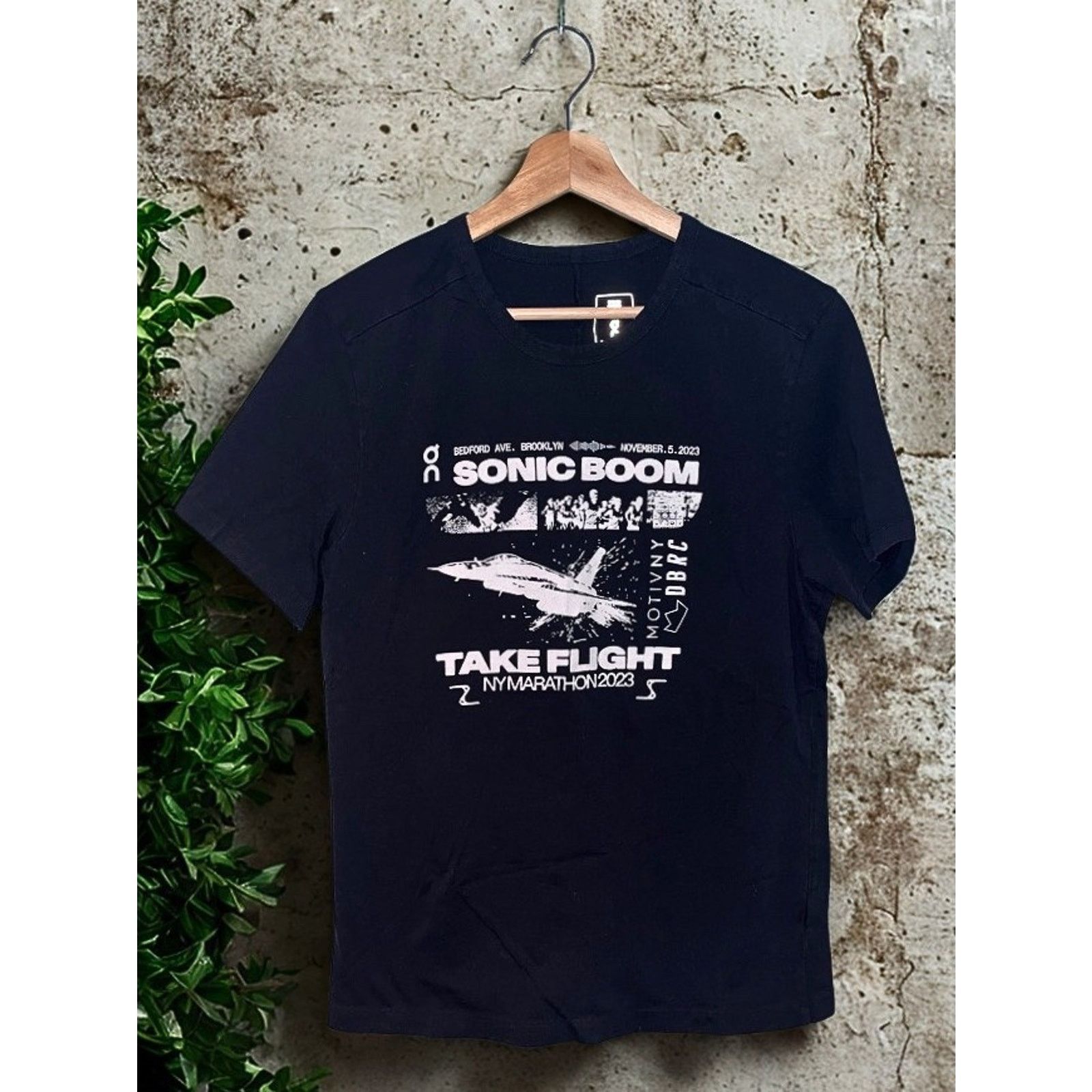 On On Running Sonic Boom NY Marathon '23 Medium On-T Shirt NWOT Size US M / EU 48-50 / 2 - 1 Thumbnail