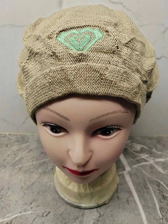 Quicksilver Vintage Roxy Snowcap Beanie Size ONE SIZE - 2 Thumbnail