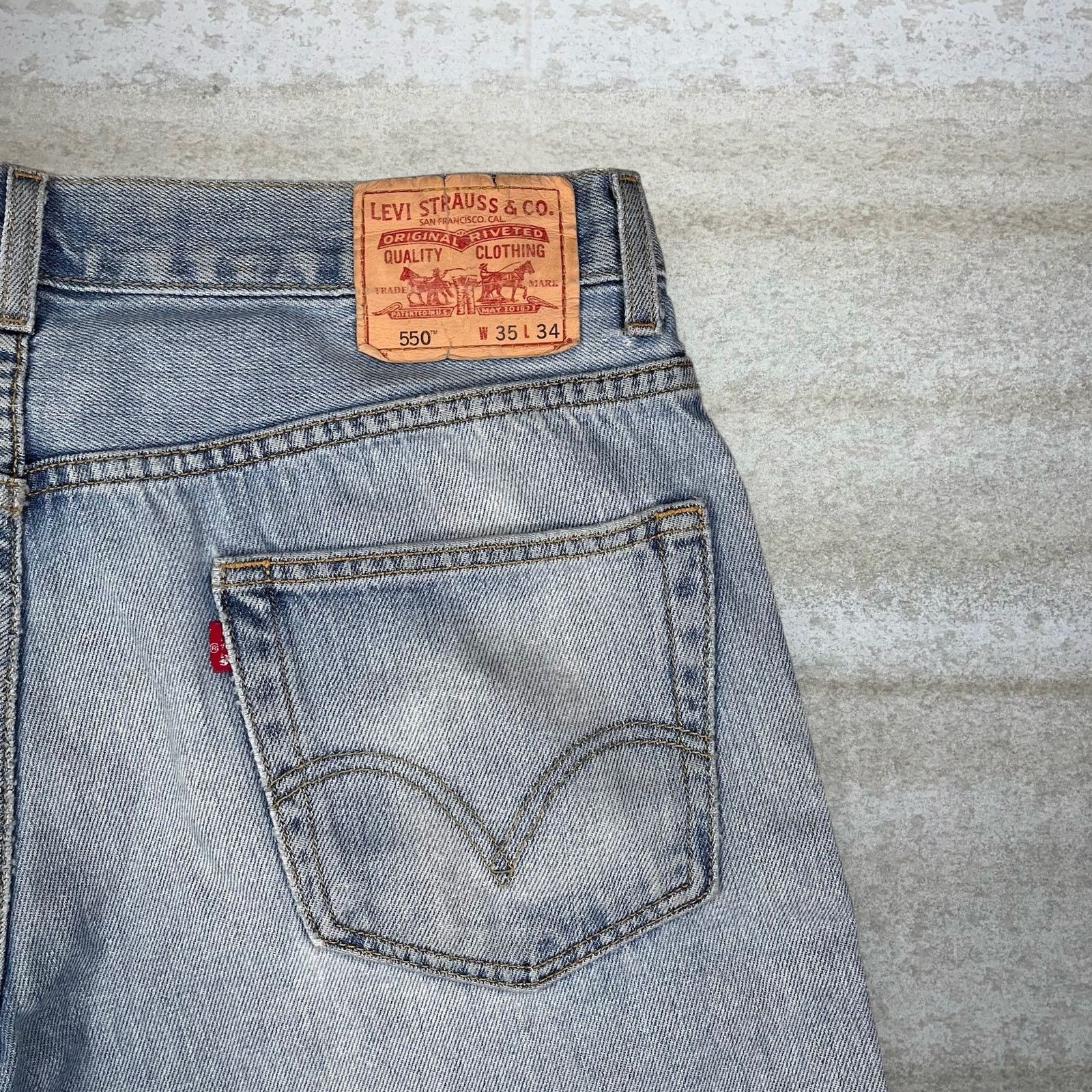 Levi's Crazy Vintage Levis 550 Jeans Relaxed Fit Light Wash Size US 35 - 3 Thumbnail