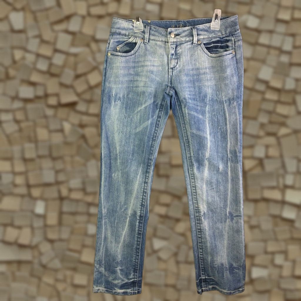 Denime Red Rivet Womens Jeans Mid Rise Medium Wash Blue Denim Size 11 Straight Cotton Denim 29in Inseam Womens Size 32" / US 10 / IT 46 - 1 Thumbnail
