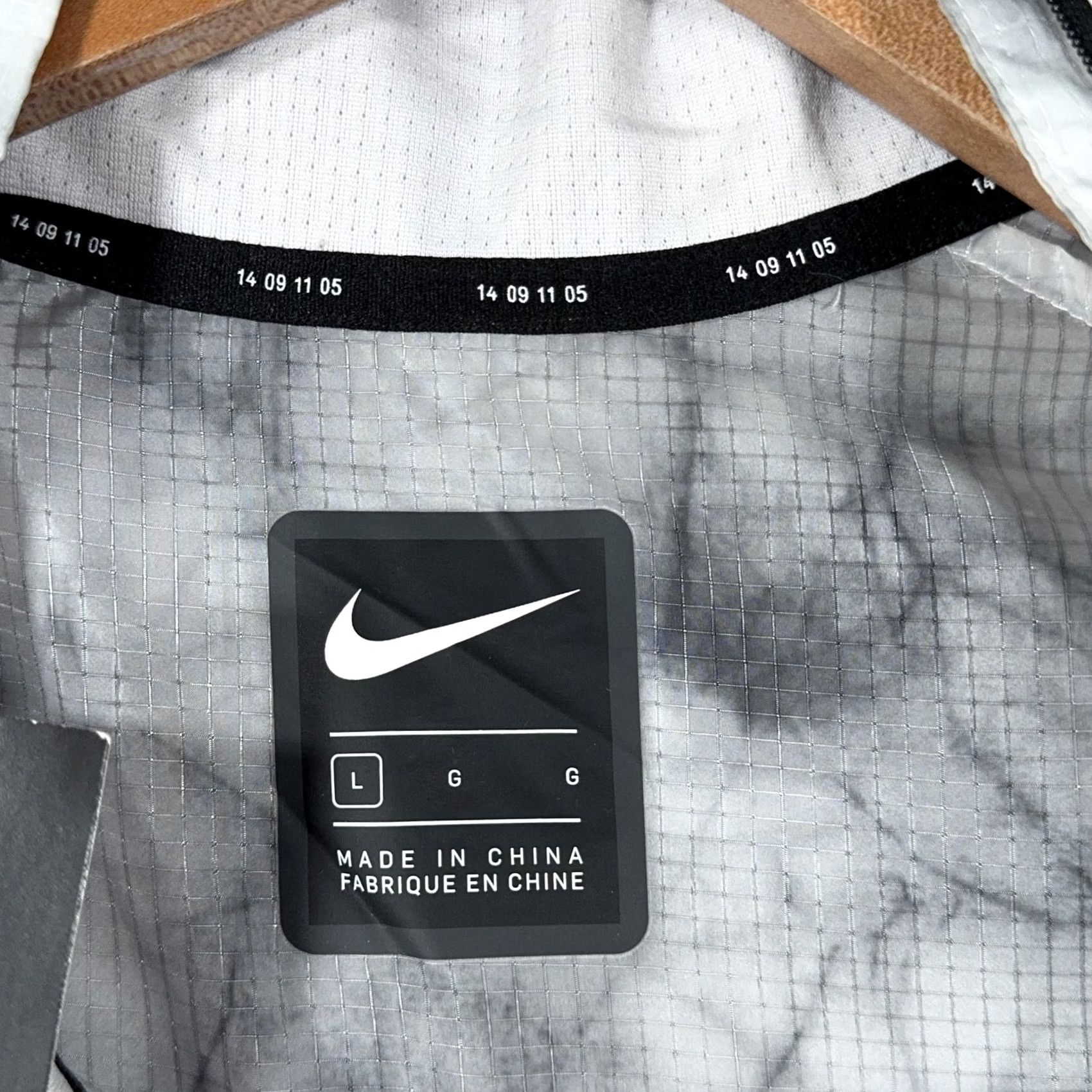 Nike Nike Tech Running Vest Mens L Gray Tie Dye Mock Neck BV5679 Size US L / EU 52-54 / 3 - 2 Thumbnail