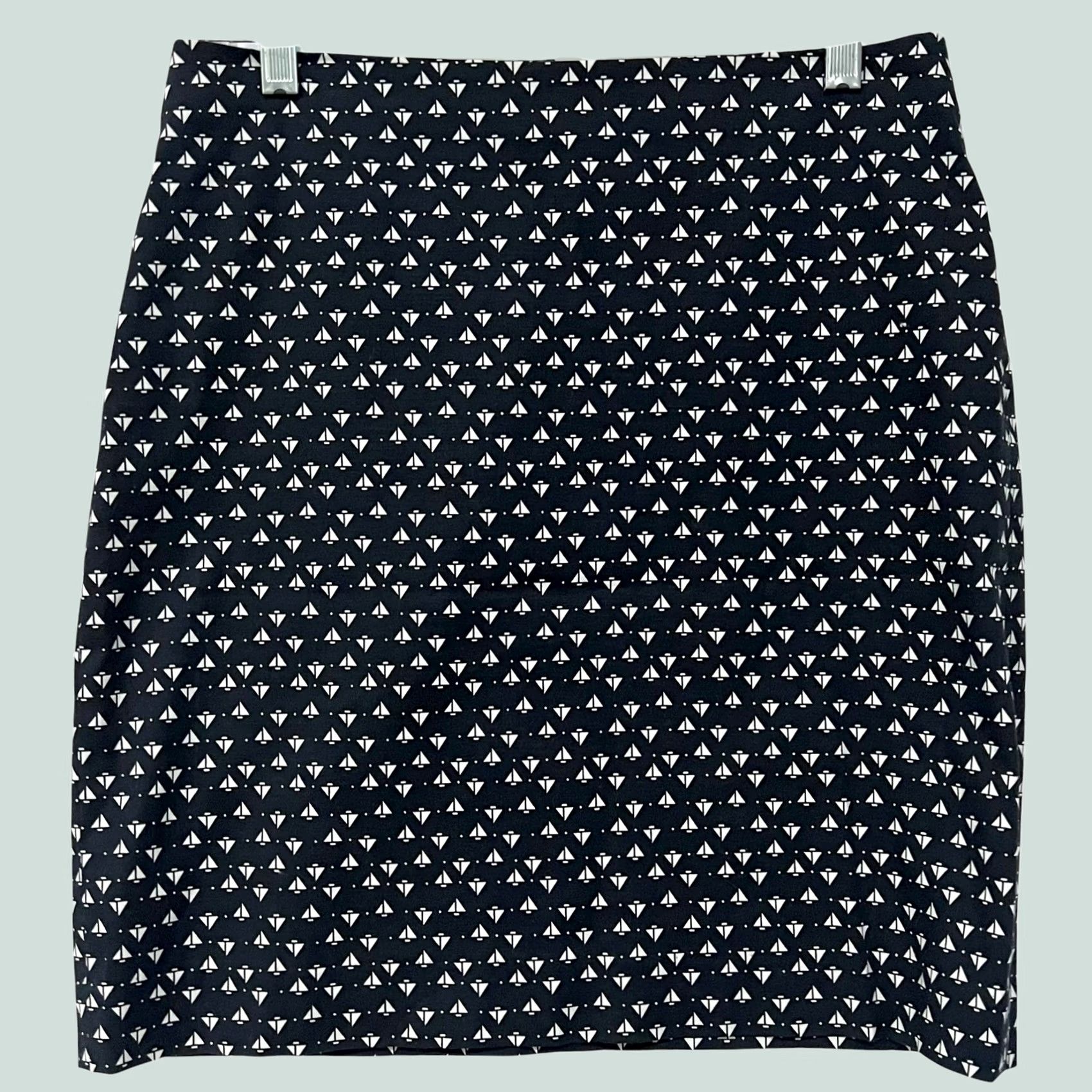 Ann Taylor VINTAGE Ann Taylor Skirt Womens Size 2 Pencil Sailboat Print Nautical Navy White Skirt Womens Size 2 Navy White Boats Pattern 18" Length Adults Womens Size 26" / US 2 / IT 38 - 1 Thumbnail