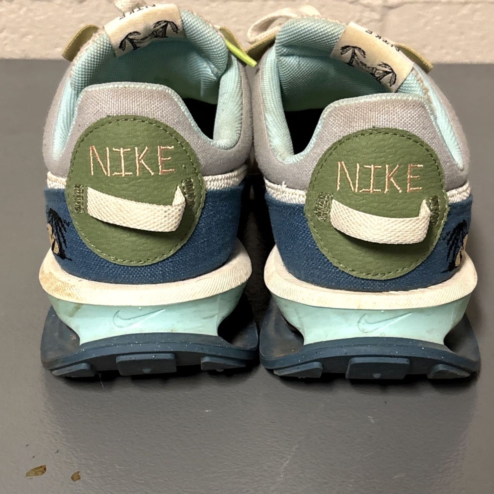 Nike Nike Air Max Pre-Day SE Sun Club Mens 10.5 Wolf Grey/Sail/Rift Blue EUC | Nike Air Max Pre-Day | Sneaker | Men Size US 10 / EU 43 - 4 Thumbnail