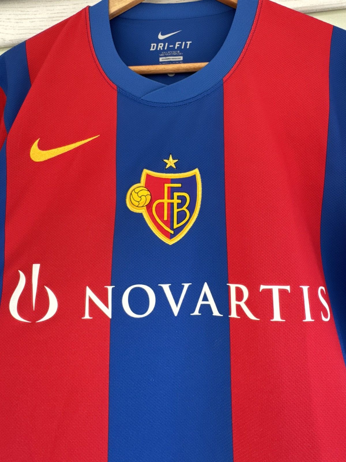 Nike Basel 2010-2011 Home Soccer Jersey Football Kit Shirt Size US M / EU 48-50 / 2 - 5 Thumbnail