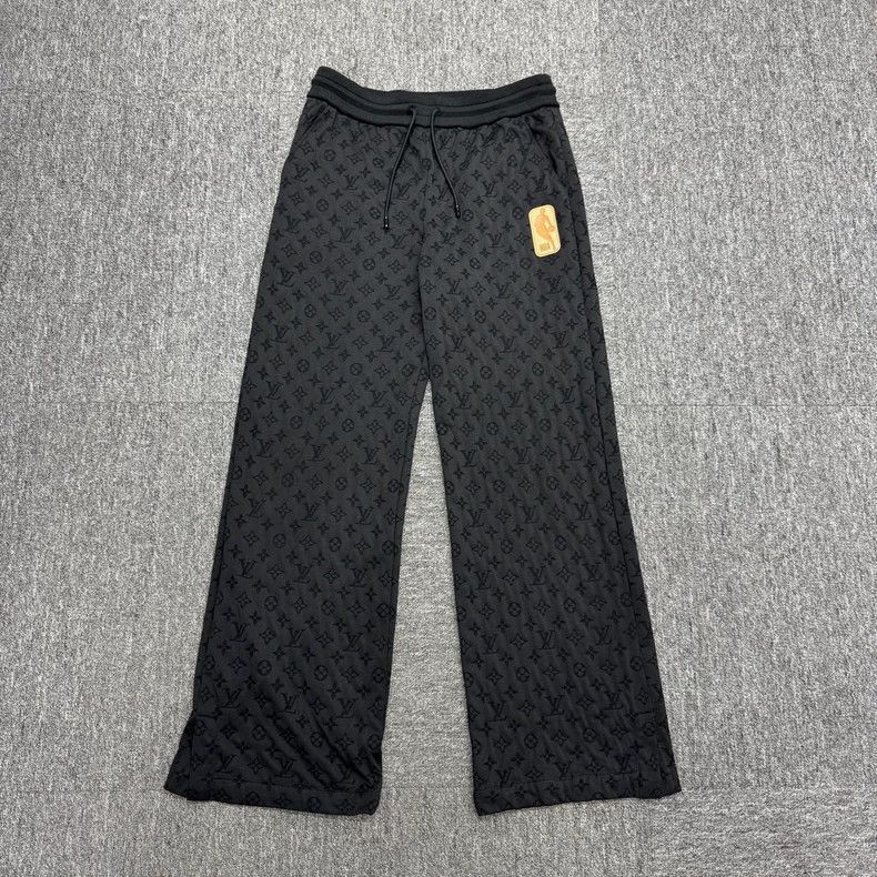 Louis Vuitton Louis Vuitton NBA Print Wide-Leg Pants Size US 30 / EU 46 - 1 Thumbnail