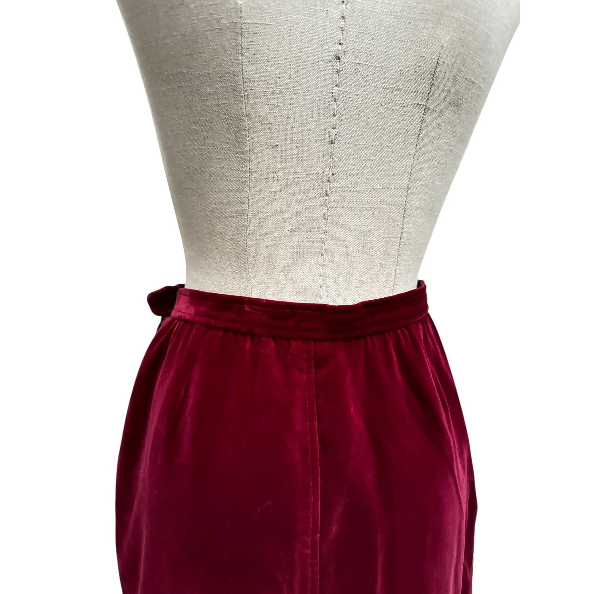 Yves Saint Laurent FW 1976 Russian Collection Burgundy Velvet Skirt Size 26" / US 2 / IT 38 - 5 Thumbnail